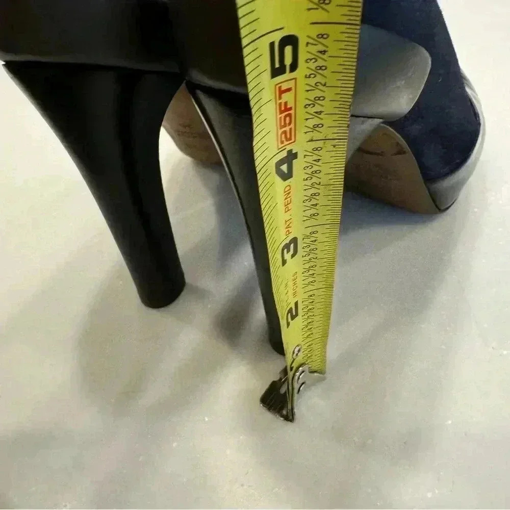 Fendi leather and suede midnight navy pumps/ heels excellent! Sz EU 36 U… - Picture 12 of 12